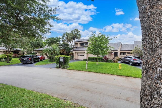 9264 Chelsea Drive S, sold in Chelsea One, Plantation, FL