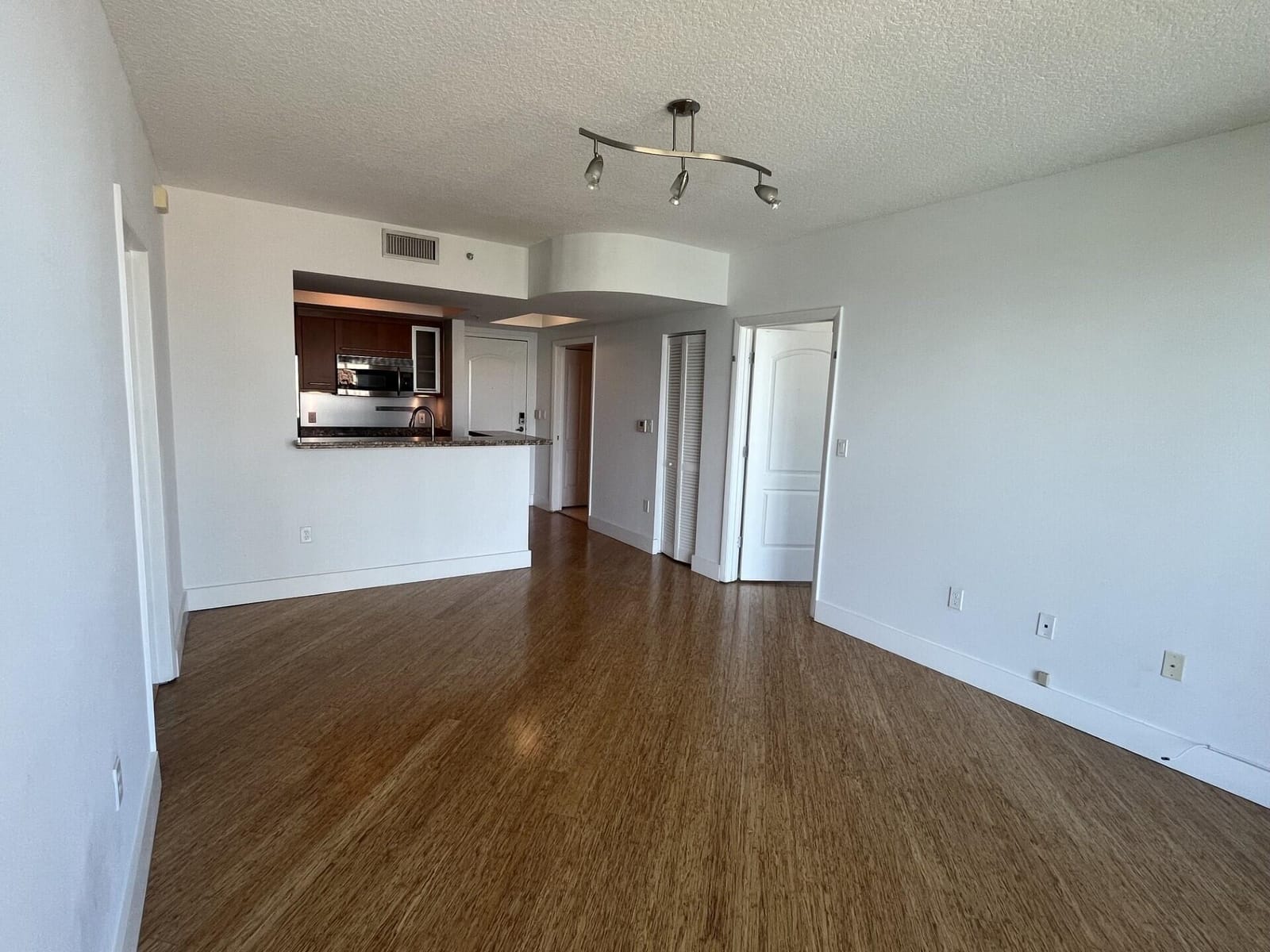 110 Washington Avenue 1717 — photo 2