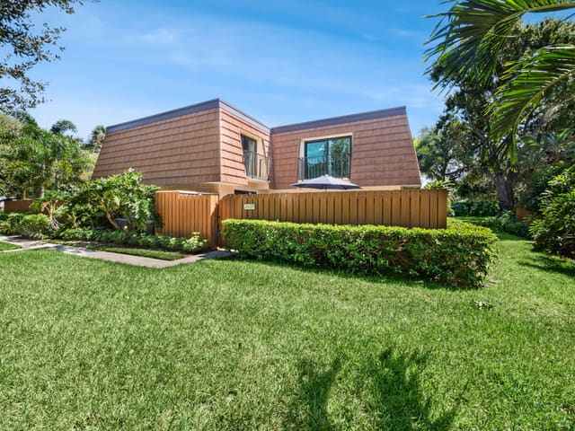 2429 24th Court, sold in River, Jupiter, FL