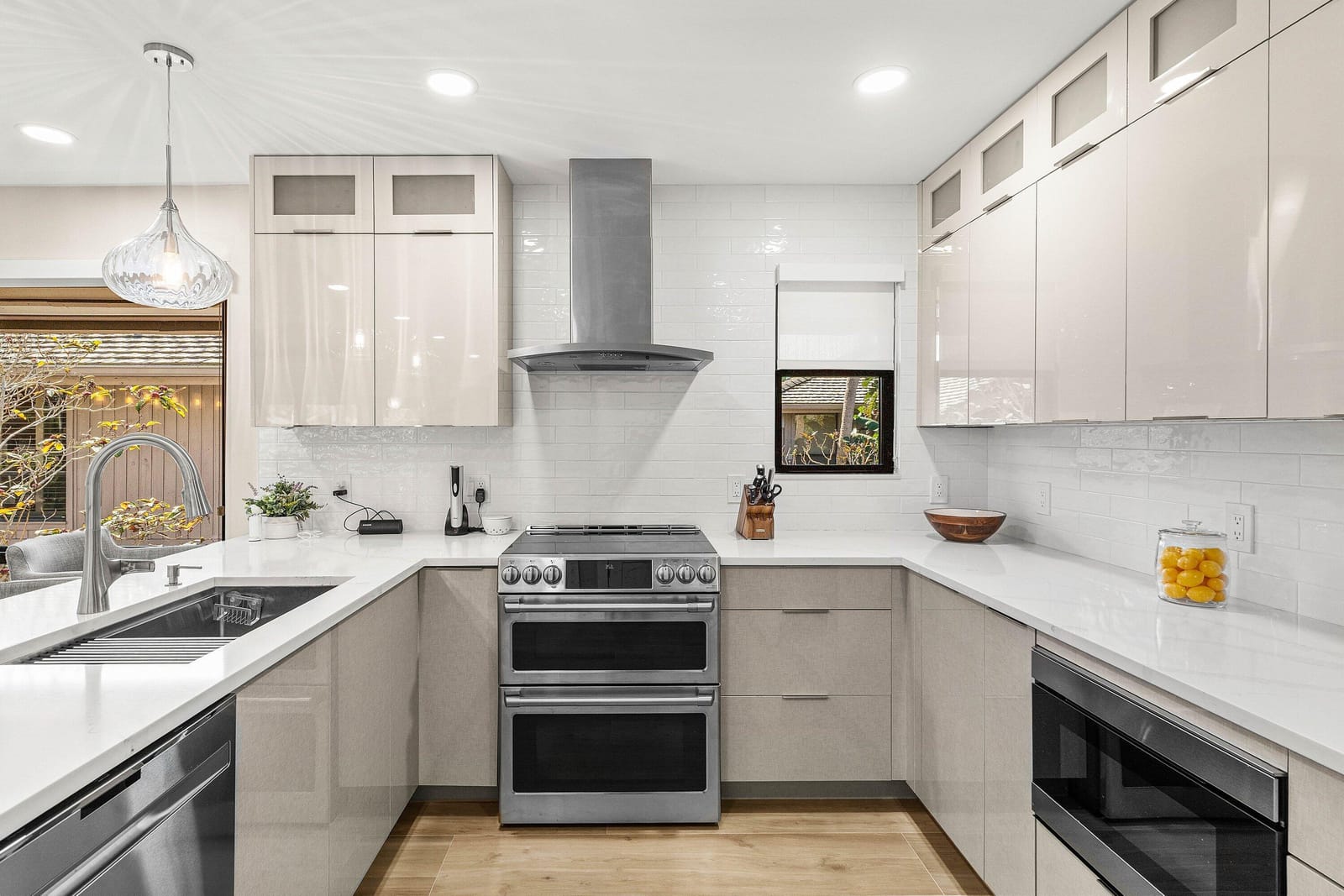 7116 Rain Forest Drive — photo 3