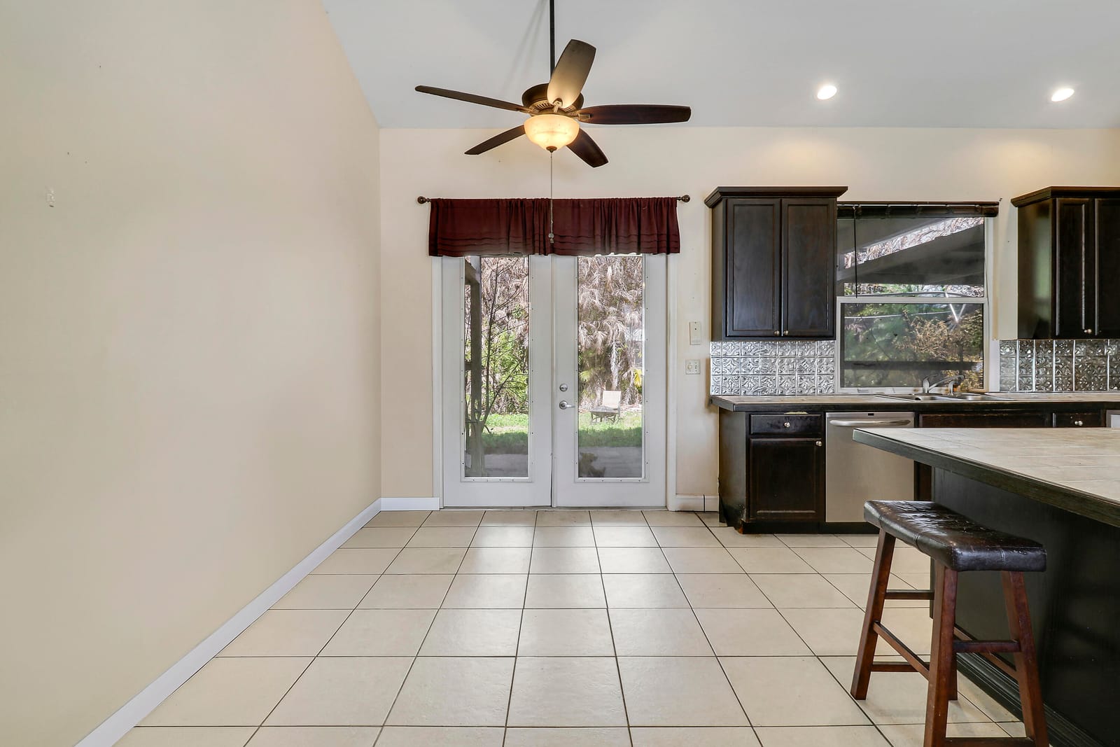 533 NW Avon Avenue, Port St. Lucie, FL 34983 photo 23