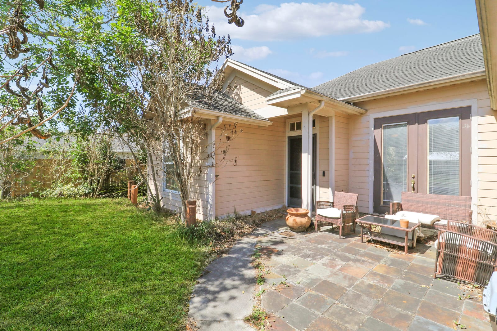533 NW Avon Avenue — photo 7