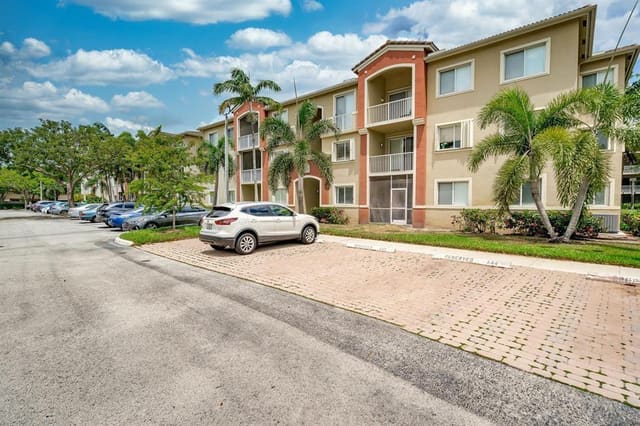7085 Nova Drive 226, University Parc, Davie, FL