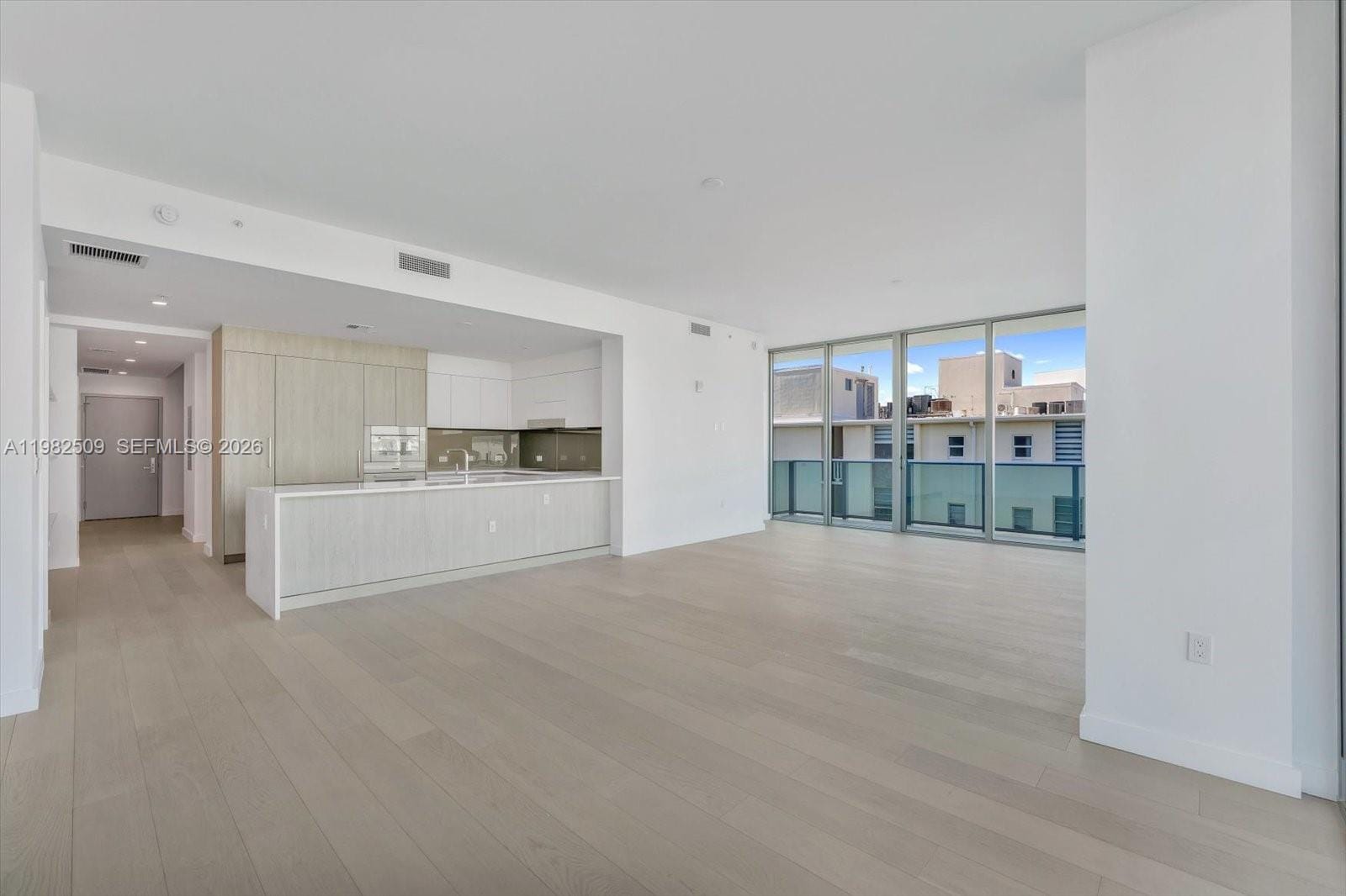 9201 E Bay Harbor Drive 702 — photo 3