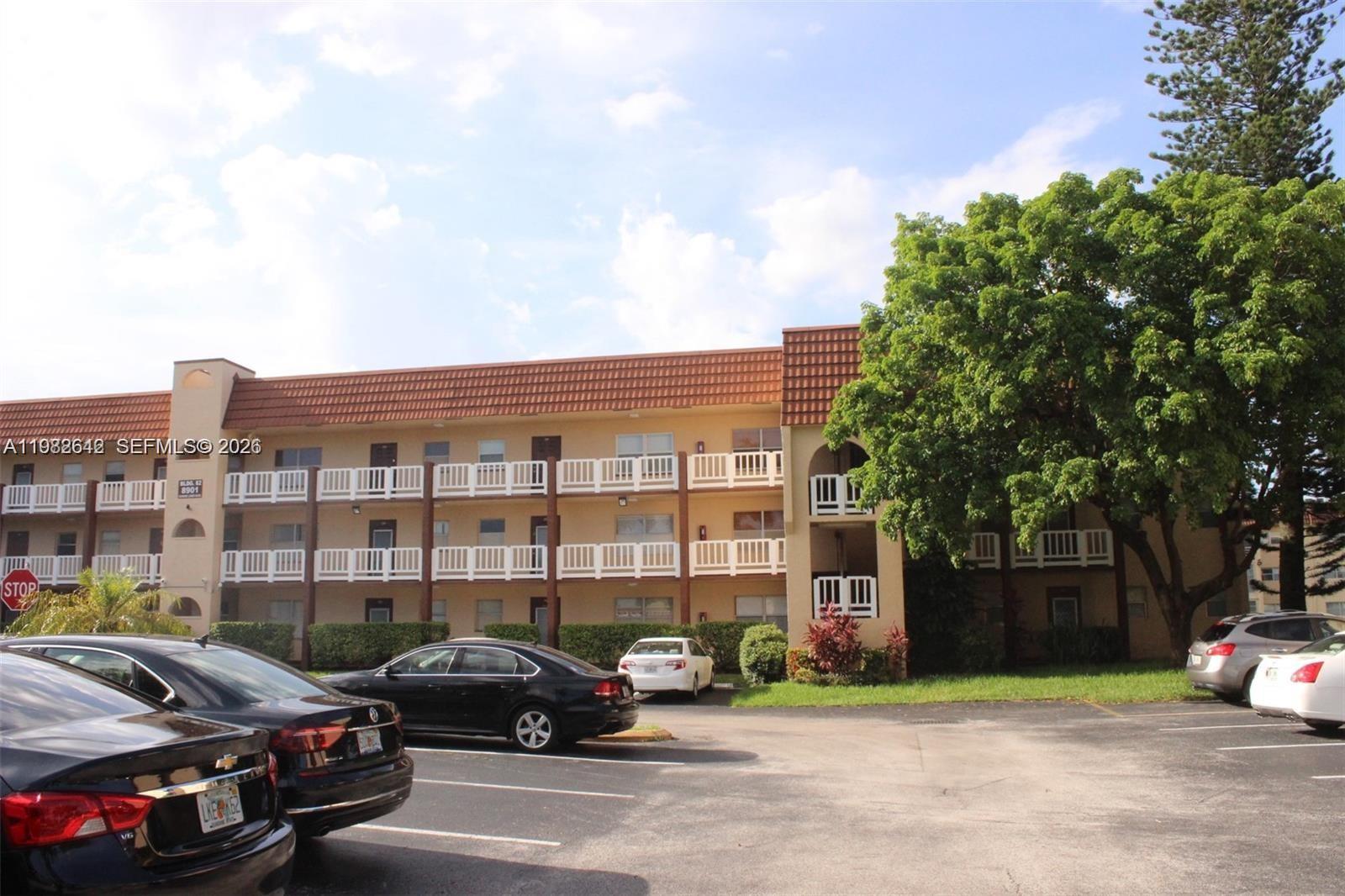 8901 Sunrise Lakes Boulevard 109, Sunrise, FL 33322, Sunrise