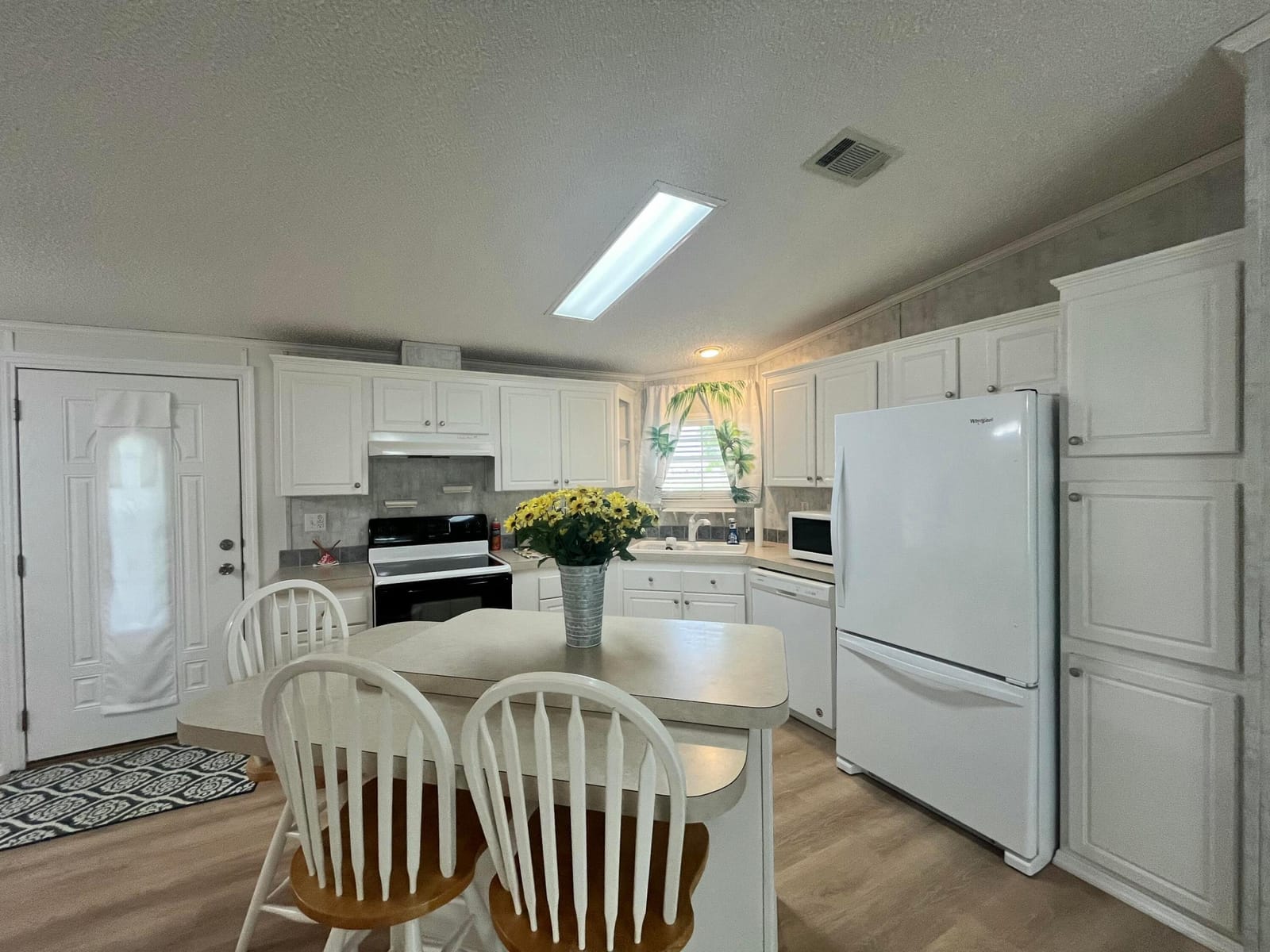 4064 SW 9th Way — photo 3