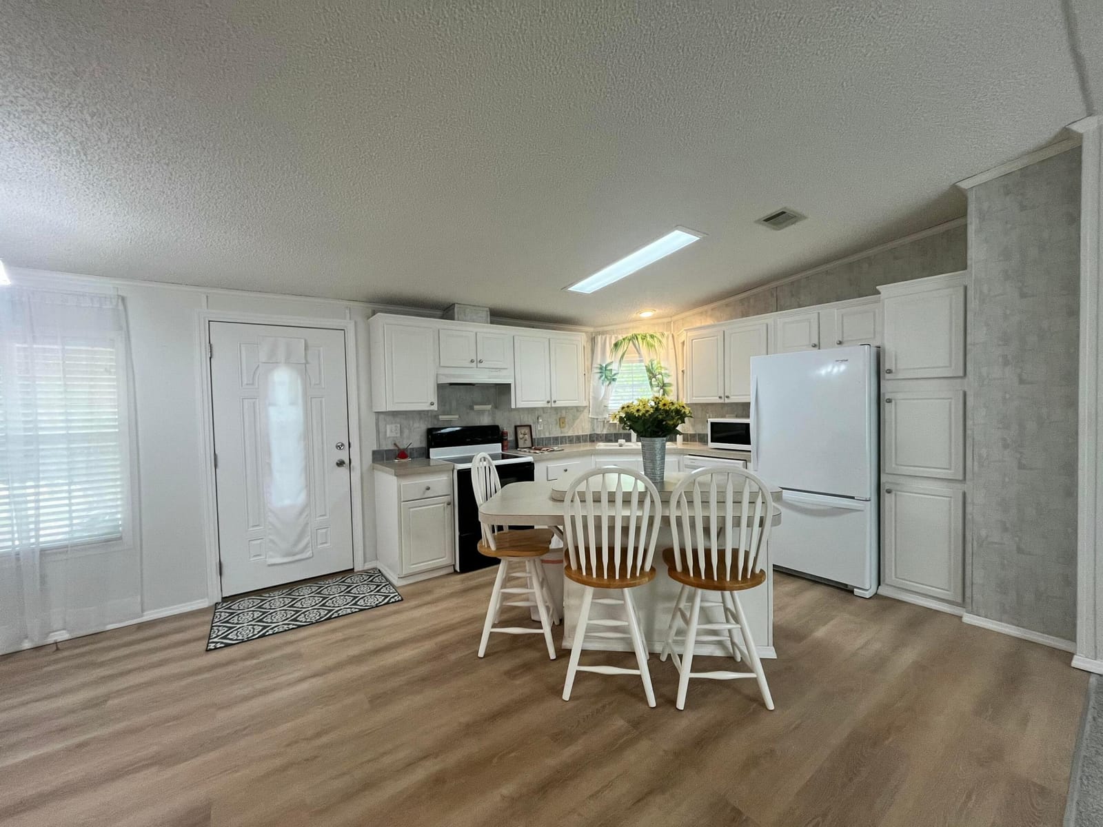 4064 SW 9th Way — photo 6