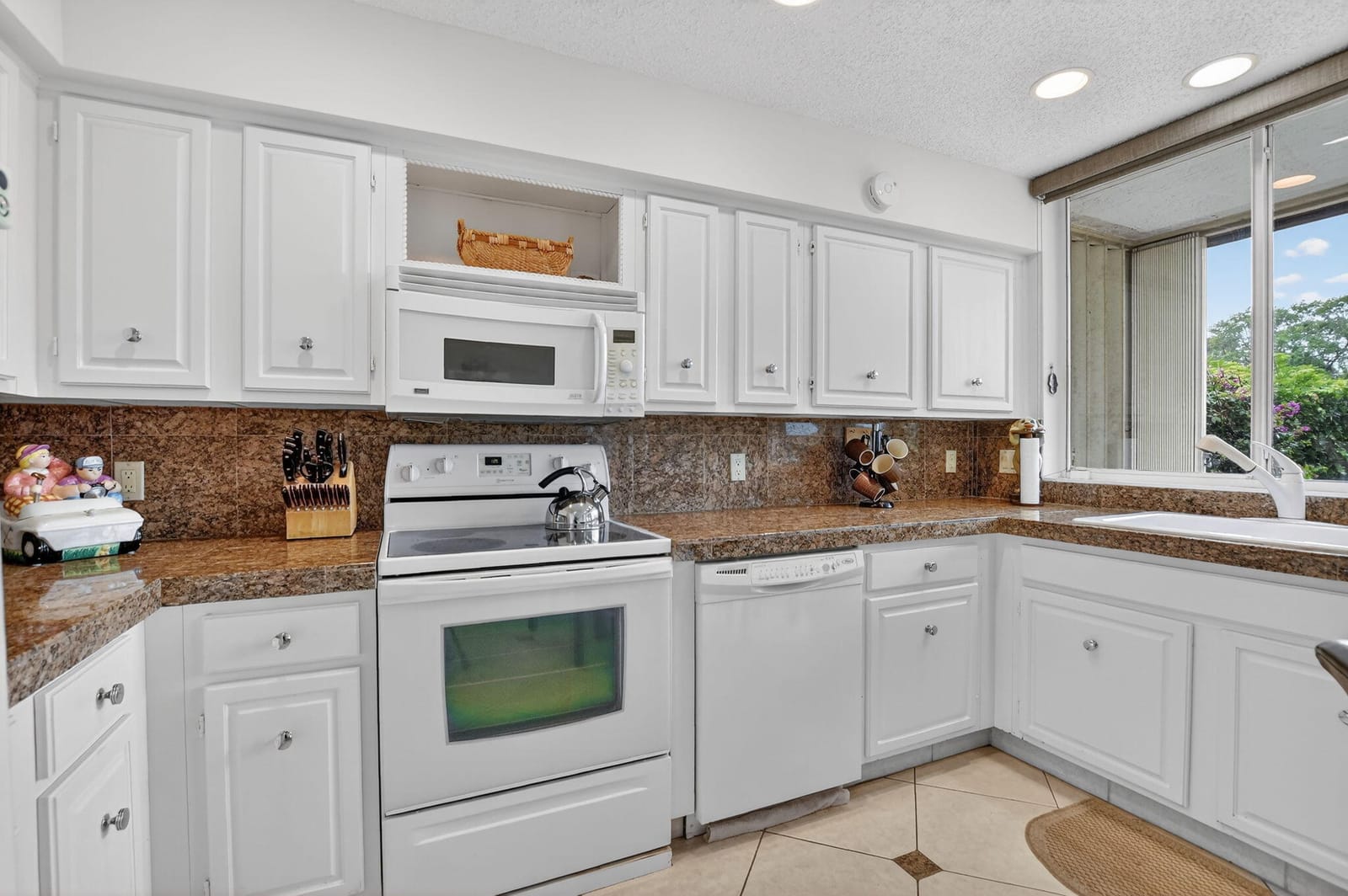 19830 Sawgrass Drive 301, Boca Raton, FL 33434 photo 13