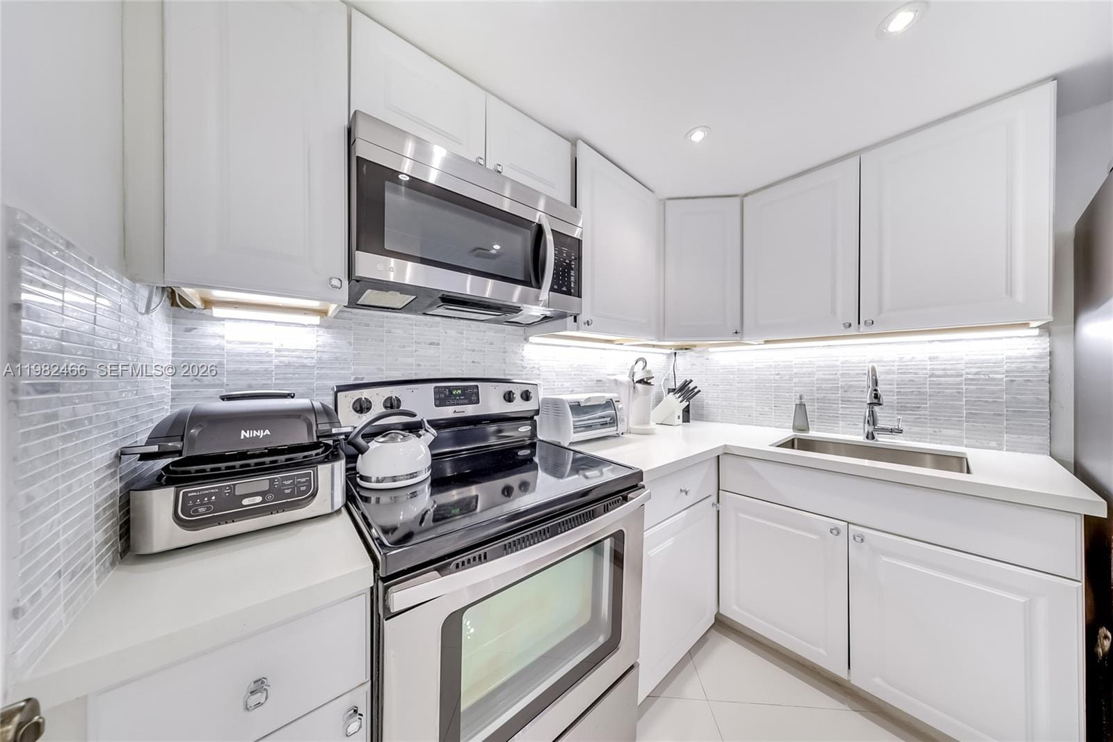 800 W Ave 605 605, Miami Beach, FL 33139 photo 2