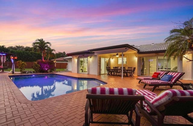 21661 Sonoma Court, sold in Del Mar Village, Boca Raton, FL