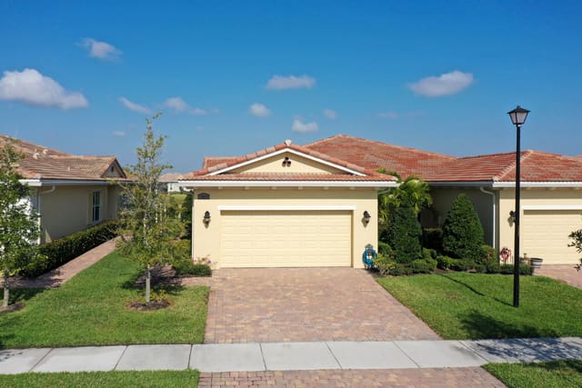 24060 SW Firenze Way, Port St. Lucie, FL 34986