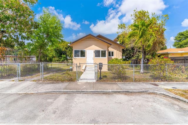 1521 NW 51st Street, sold in Fairhaven Gardens, Miami, FL