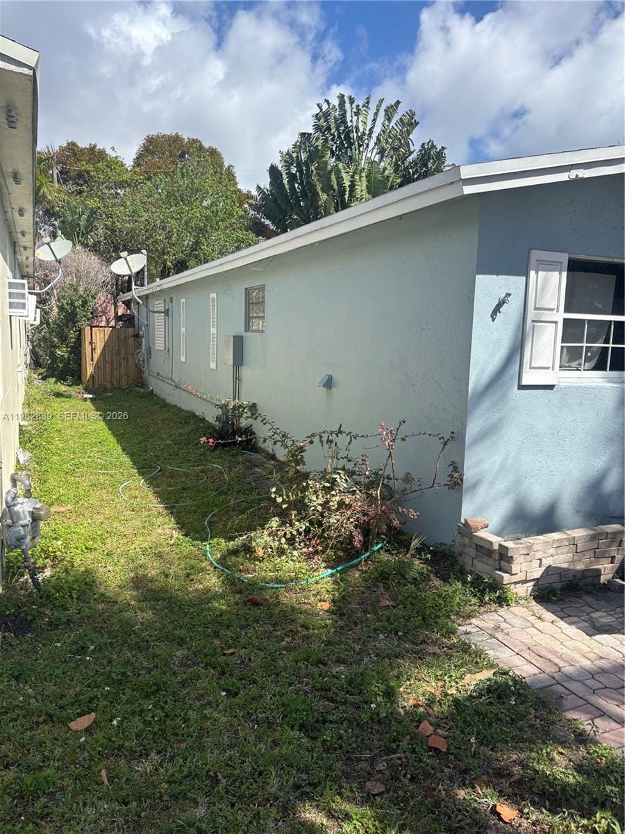 729 NE 2nd Court — photo 4