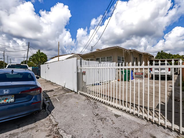 1757 NW 1st Street, Orange Park, Miami, FL
