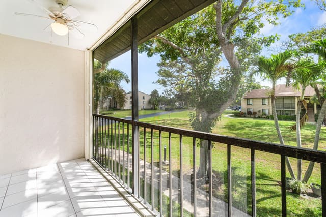721 Sunny Pine Way B2, Greenacres, FL 33415