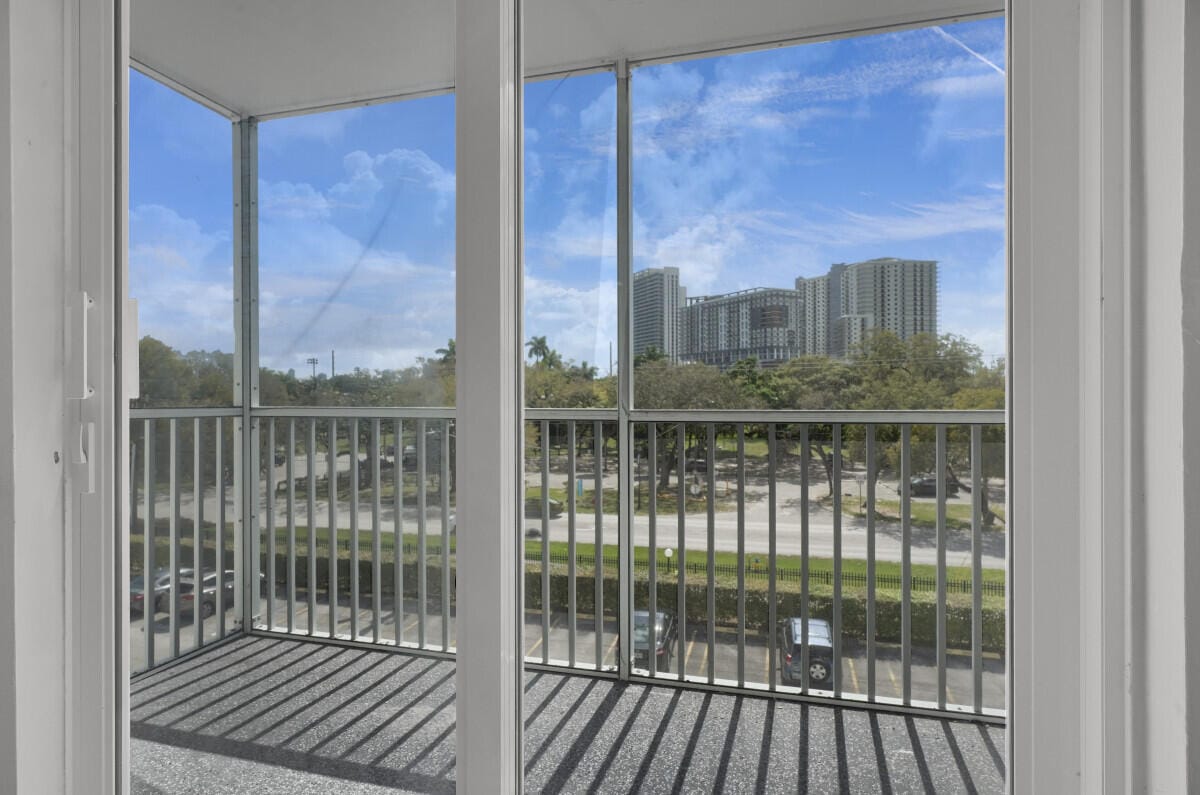 16851 NE 23rd Avenue A408 — photo 4