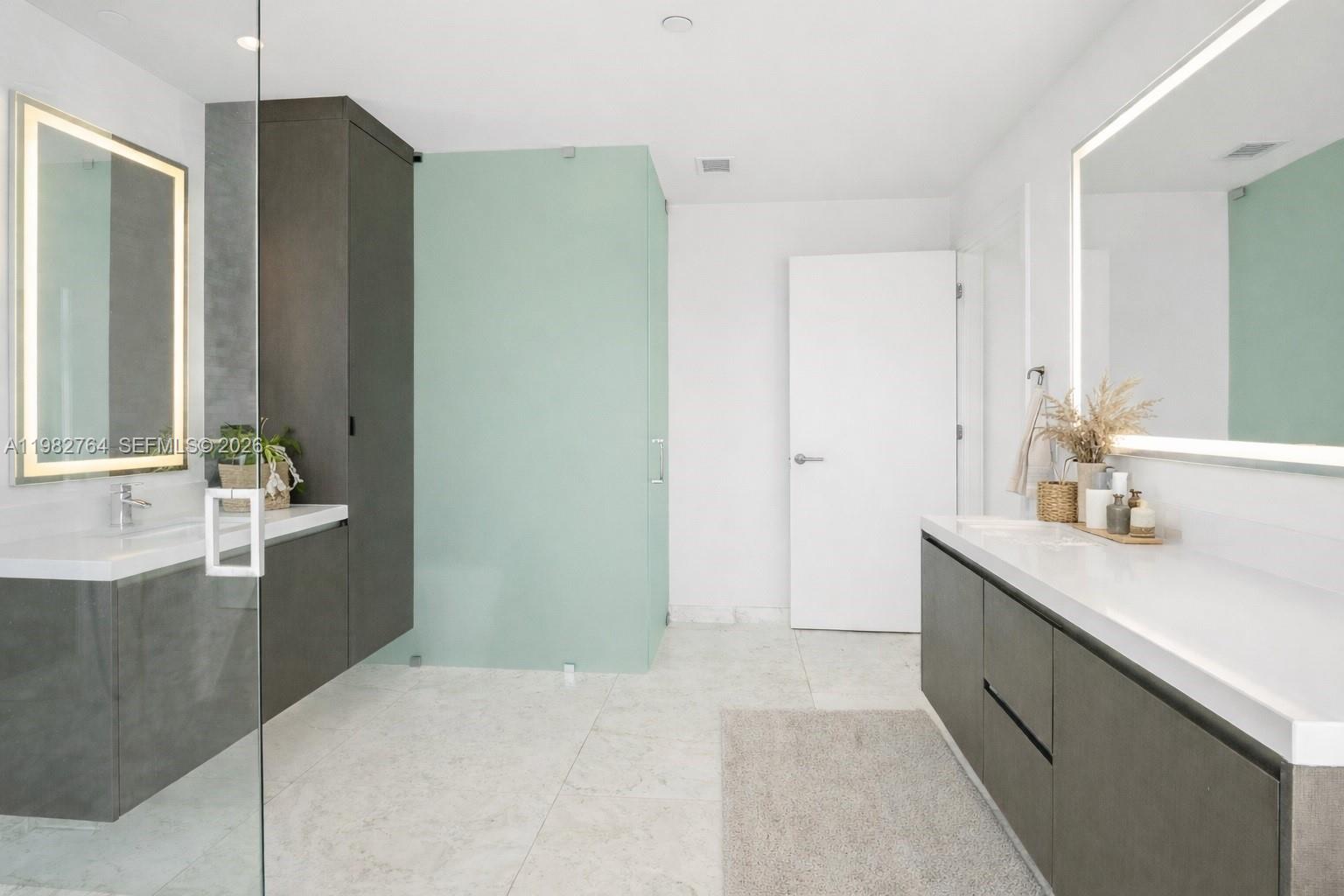 851 NE 1st Avenue 4801 — photo 5