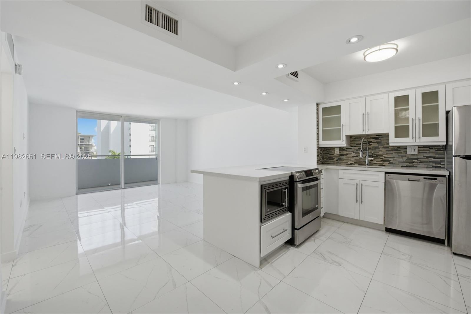 1658 Bay Road 703, Miami Beach, FL 33139, Miami Beach