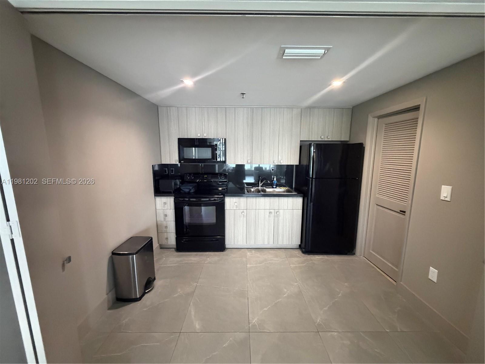 9350 W Bay Harbor Drive 5C — photo 9