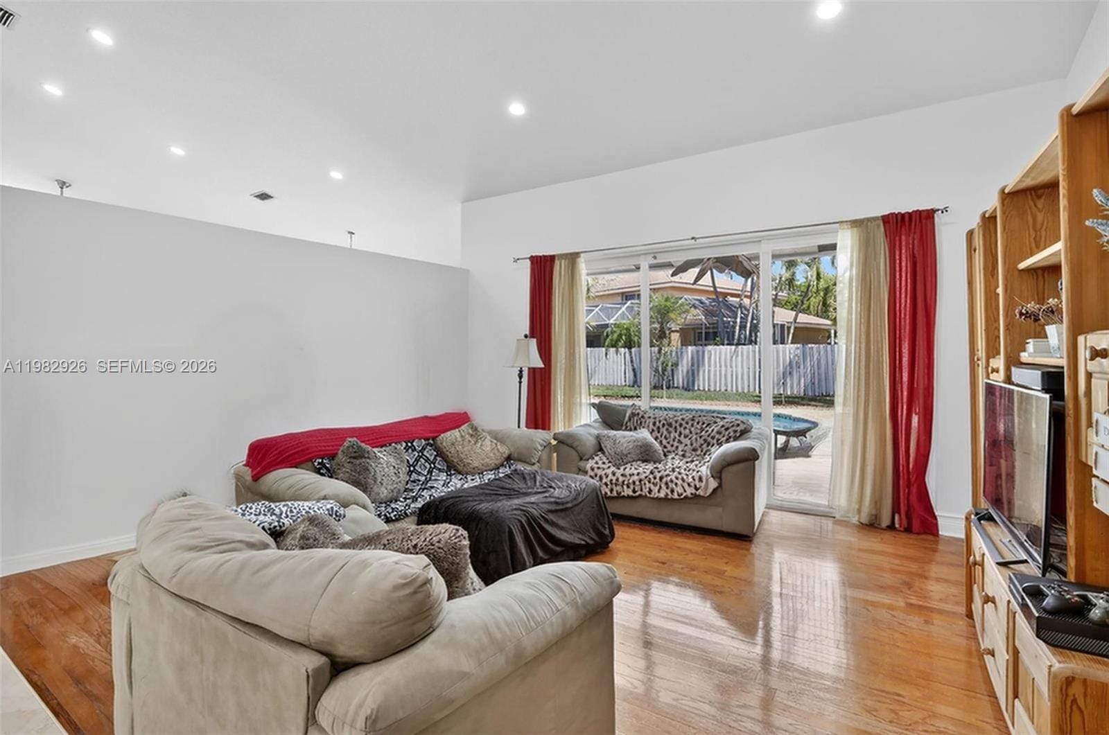 1583 NW 182nd Way, Pembroke Pines, FL 33029 photo 9