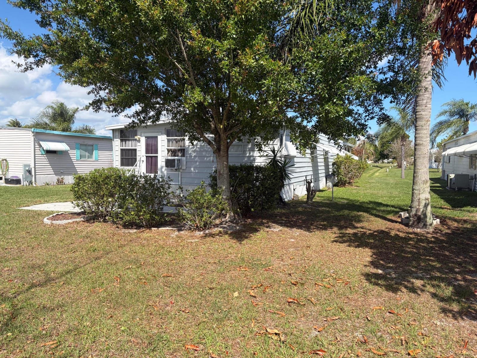 129 E Caribbean — photo 8