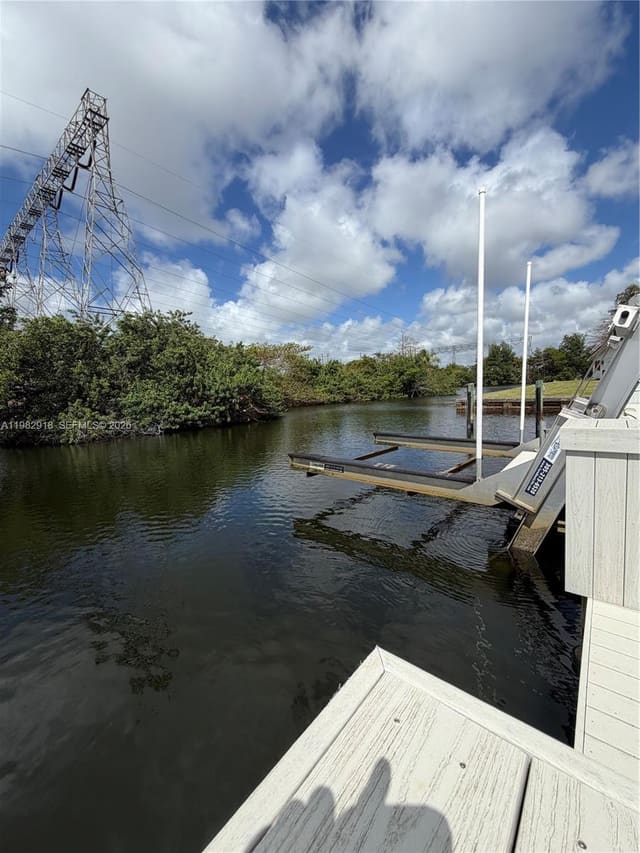 4417 SW 35th Avenue, Dania Beach, FL 33312
