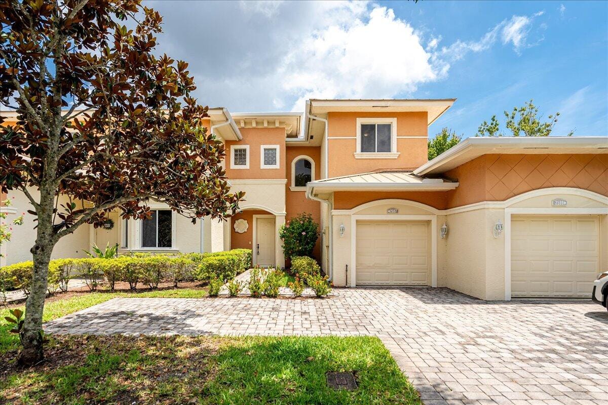 2597 SW Stockbridge Sq Square SW, Vero Beach, FL 32962