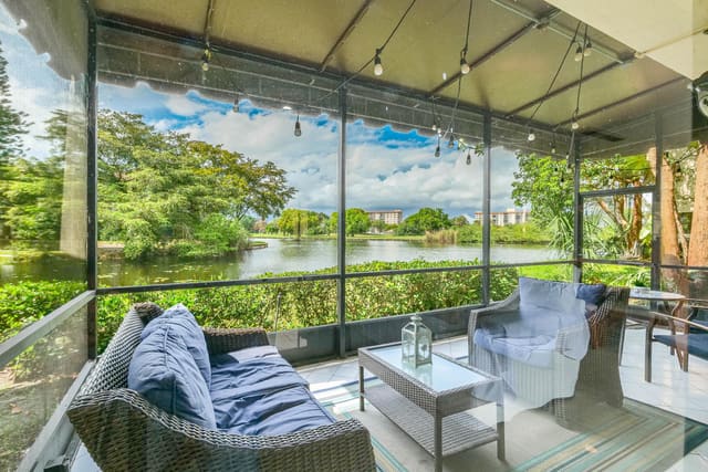 5523 Constant Spring Terrace 222, sold in Hills Of Inverrary, Fort Lauderdale, FL