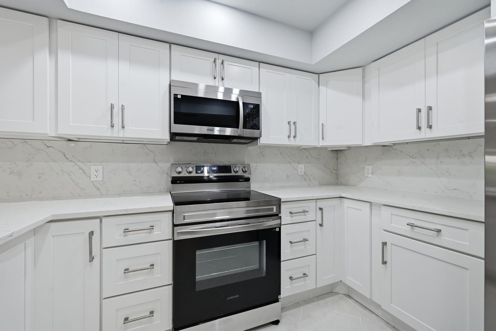 5935 Glenbrook Drive — photo 4