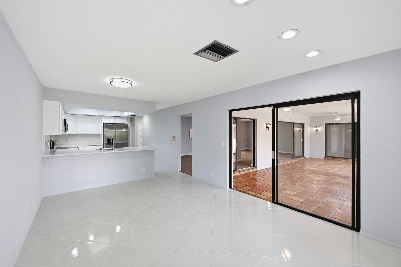 5935 Glenbrook Drive — photo 6