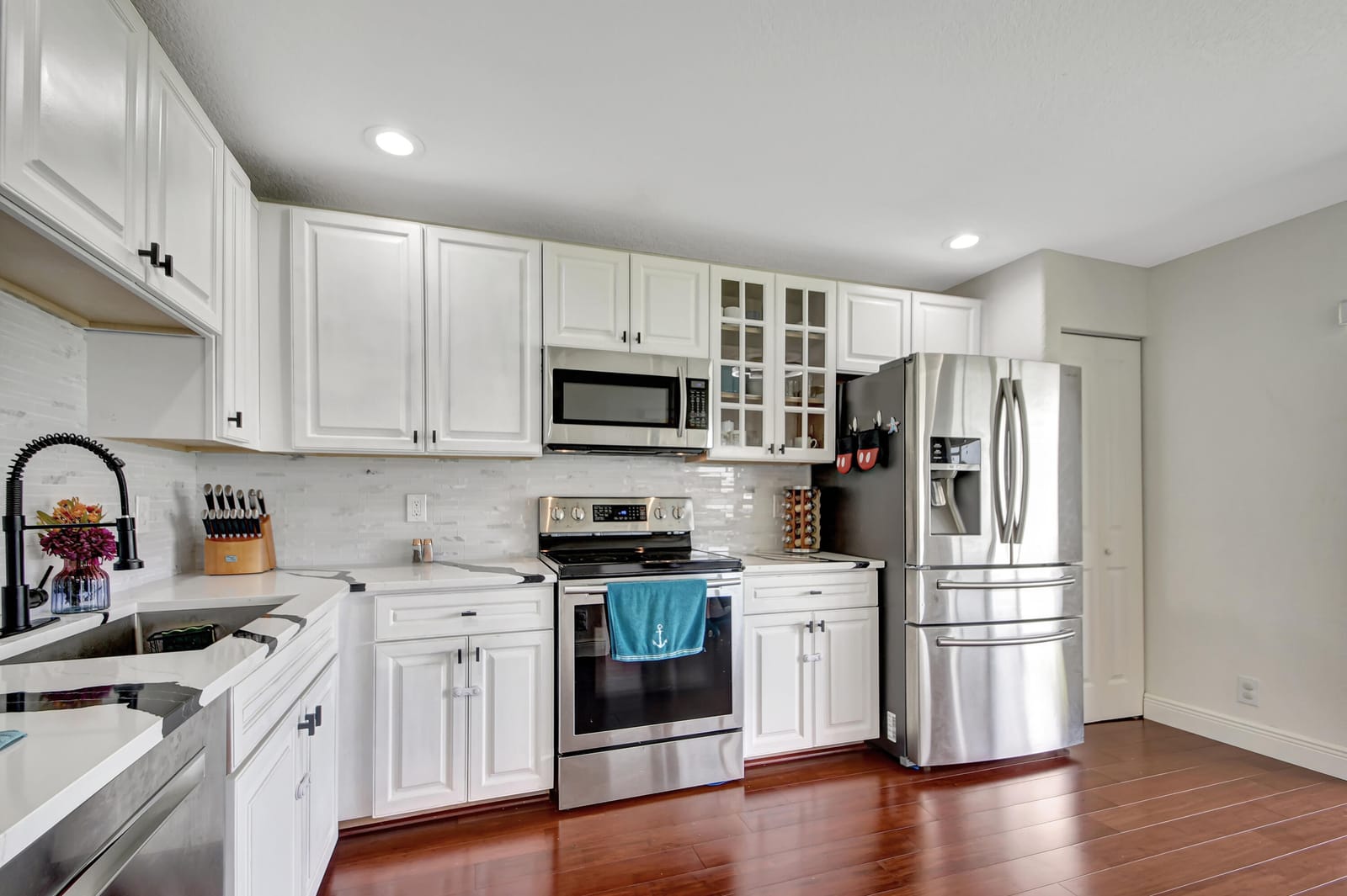 6194 Reynolds Street — photo 9
