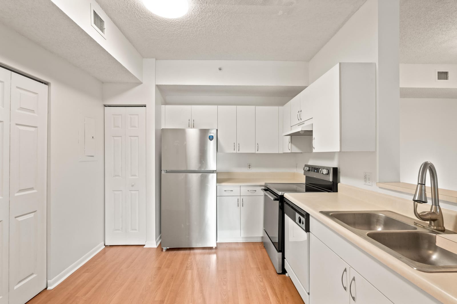 6960 SW 39th E205 — photo 9