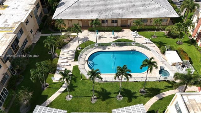 851 NE 14th Avenue 414, Hallandale Beach, FL 33009
