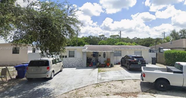 2601 N 66th Avenue, sold in Palm Lane Villa No 4, Hollywood, FL