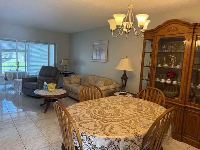 3001 NW 46th Avenue 204, Lauderdale Oaks Condo Xii, Lauderdale Lakes, FL