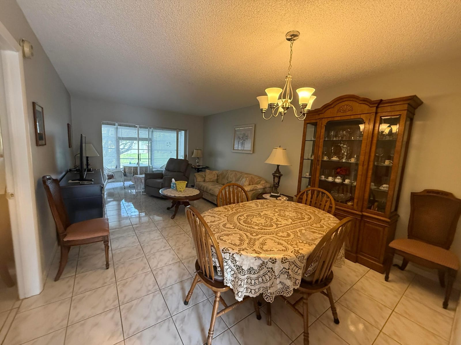 3001 NW 46th Avenue 204, Lauderdale Lakes, FL 33313 photo 2