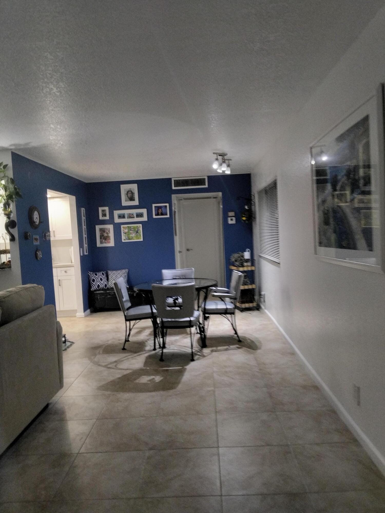 399 Brittany L — photo 2