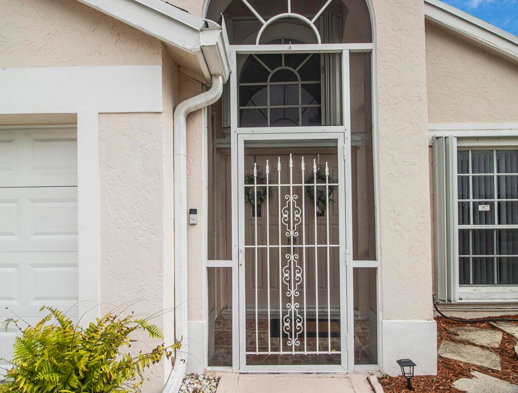 107 Saratoga Boulevard E, West Palm Beach, FL 33411 photo 4