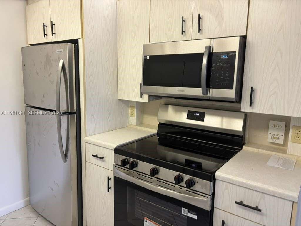 2052 Exeter C 2052 2052 — photo 3