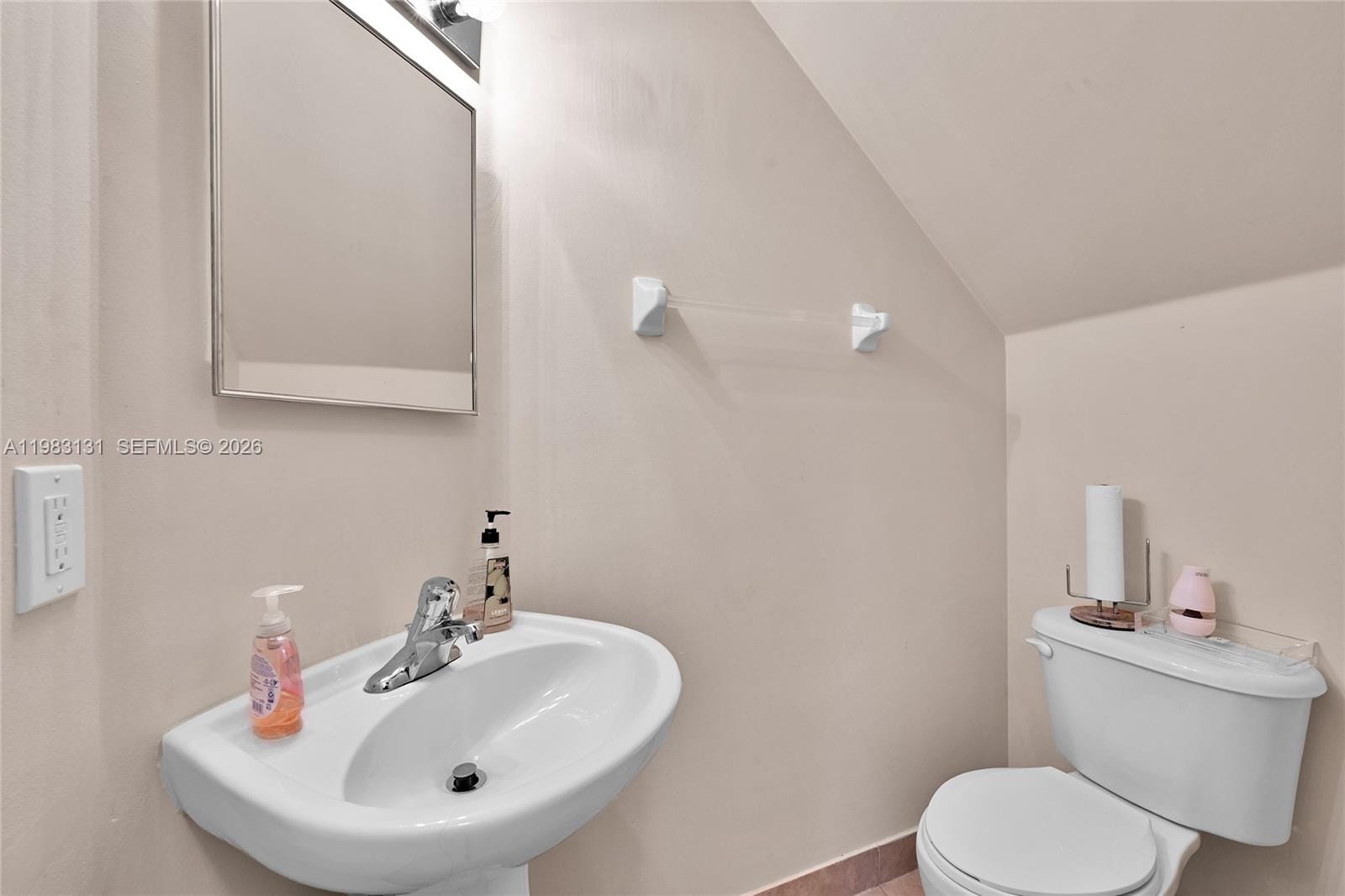 6767 Duval Avenue — photo 10