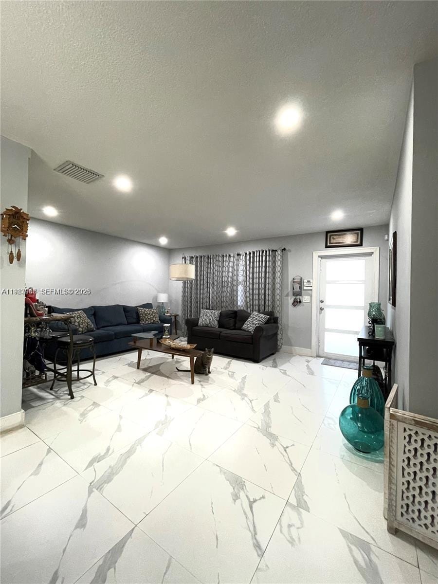 210 SW 65th Way — photo 4
