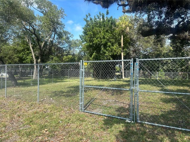 2551 SW 36th Street, Dania Beach, FL 33312