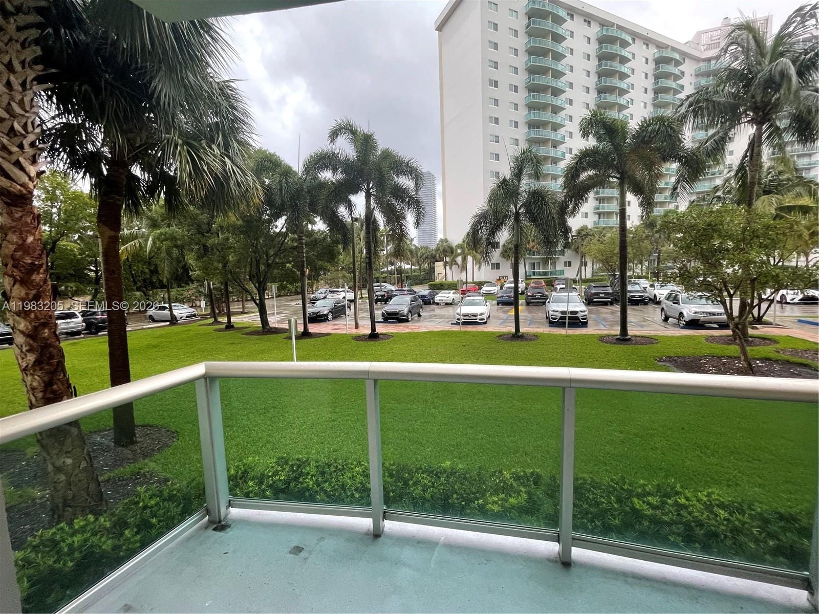 19390 Collins Avenue 122 — photo 2