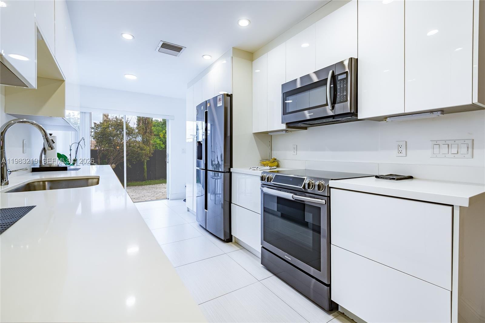 370 SE 2nd Avenue G3, Deerfield Beach, FL 33441 photo 10
