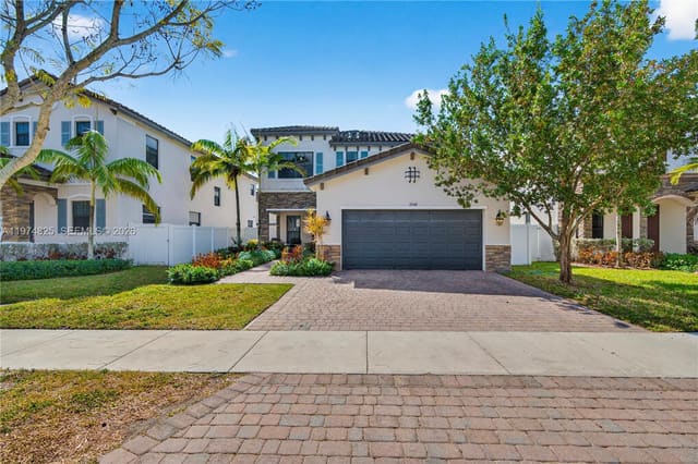 3542 W 93rd Place, Hialeah, FL 33018