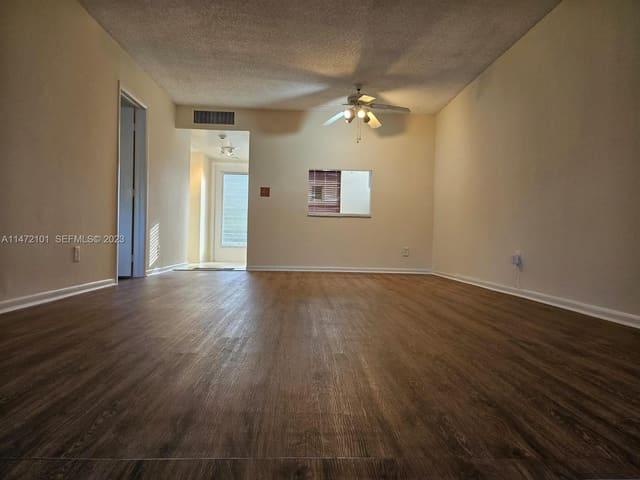 5940 NW 64th Avenue 106, Tamarac, FL 33319