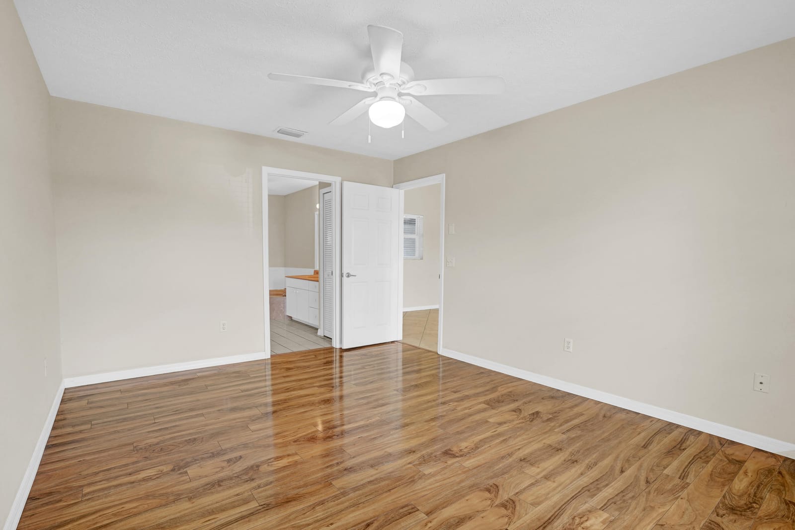 261 SW Parish Terrace — photo 11