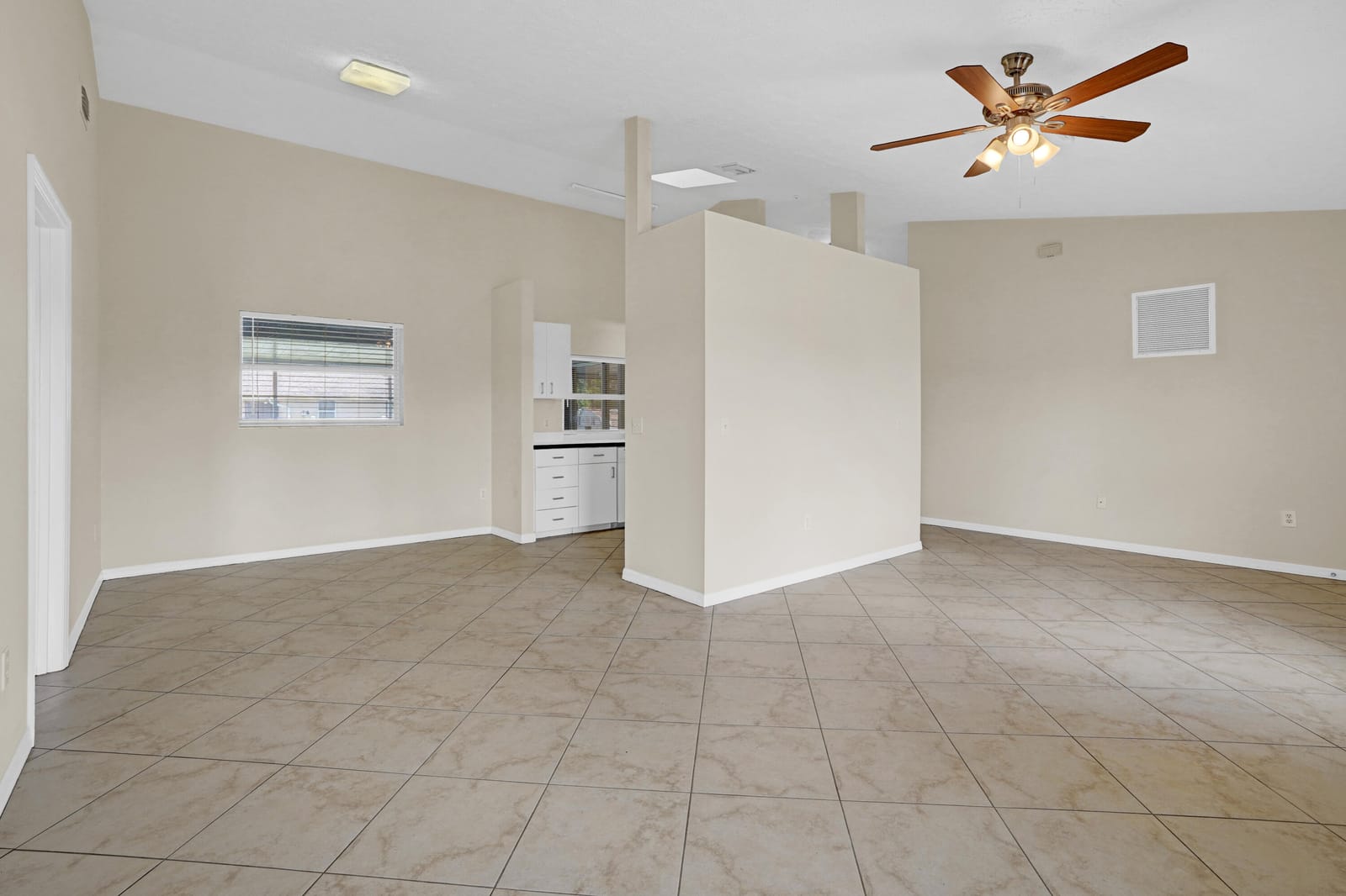 261 SW Parish Terrace — photo 6