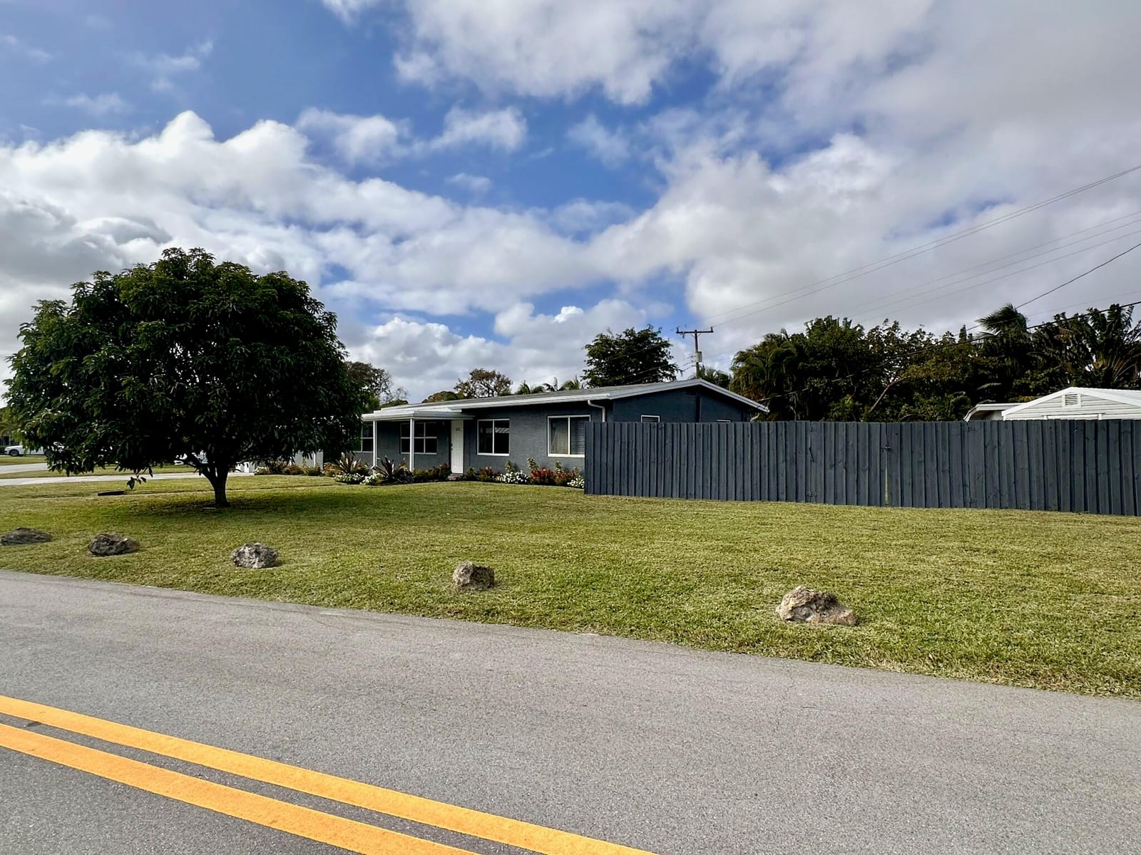 525 NE 27th Street — photo 10