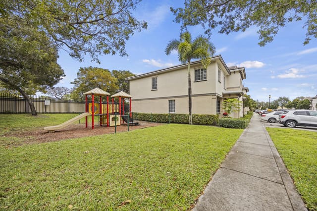 1982 Freeport Lane, sold in Marsh Harbour, Riviera Beach, FL